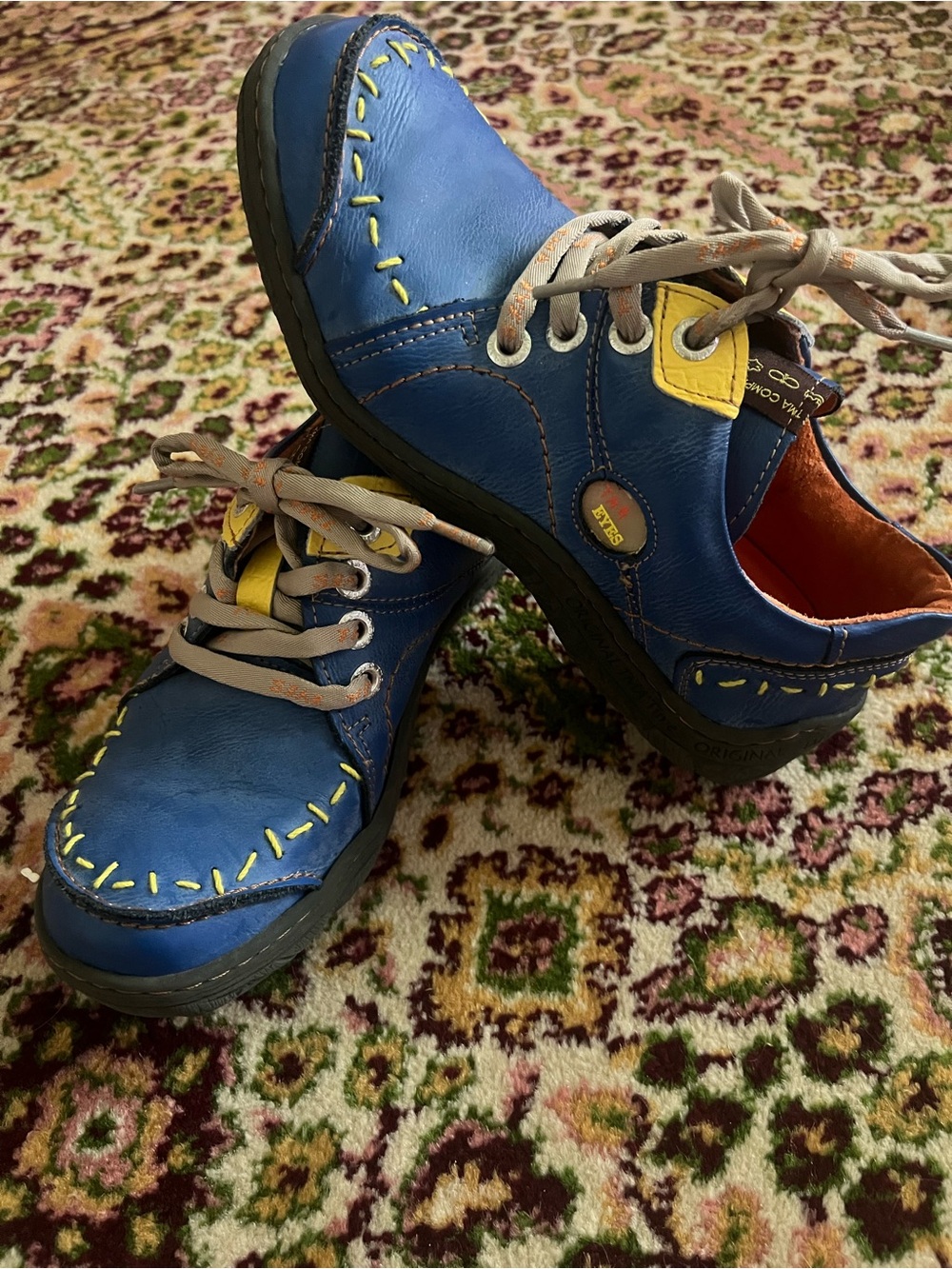 New Groovy Glides Blue TMA Eyes Size 8.5